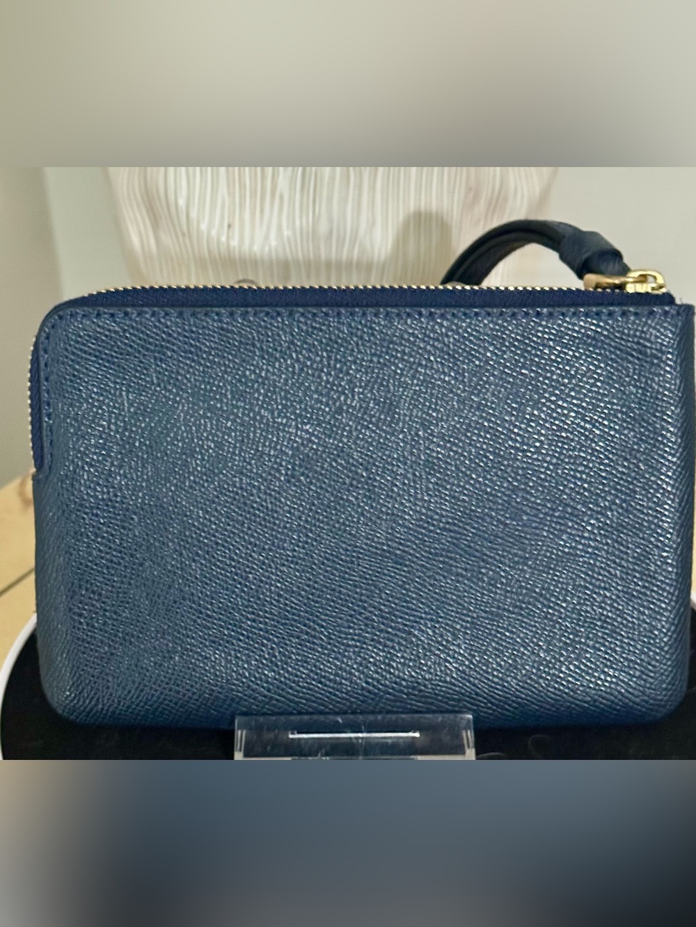 Coach Navy Leather Corner Zip Wallet with Gold Logo - Picture 3 of 4